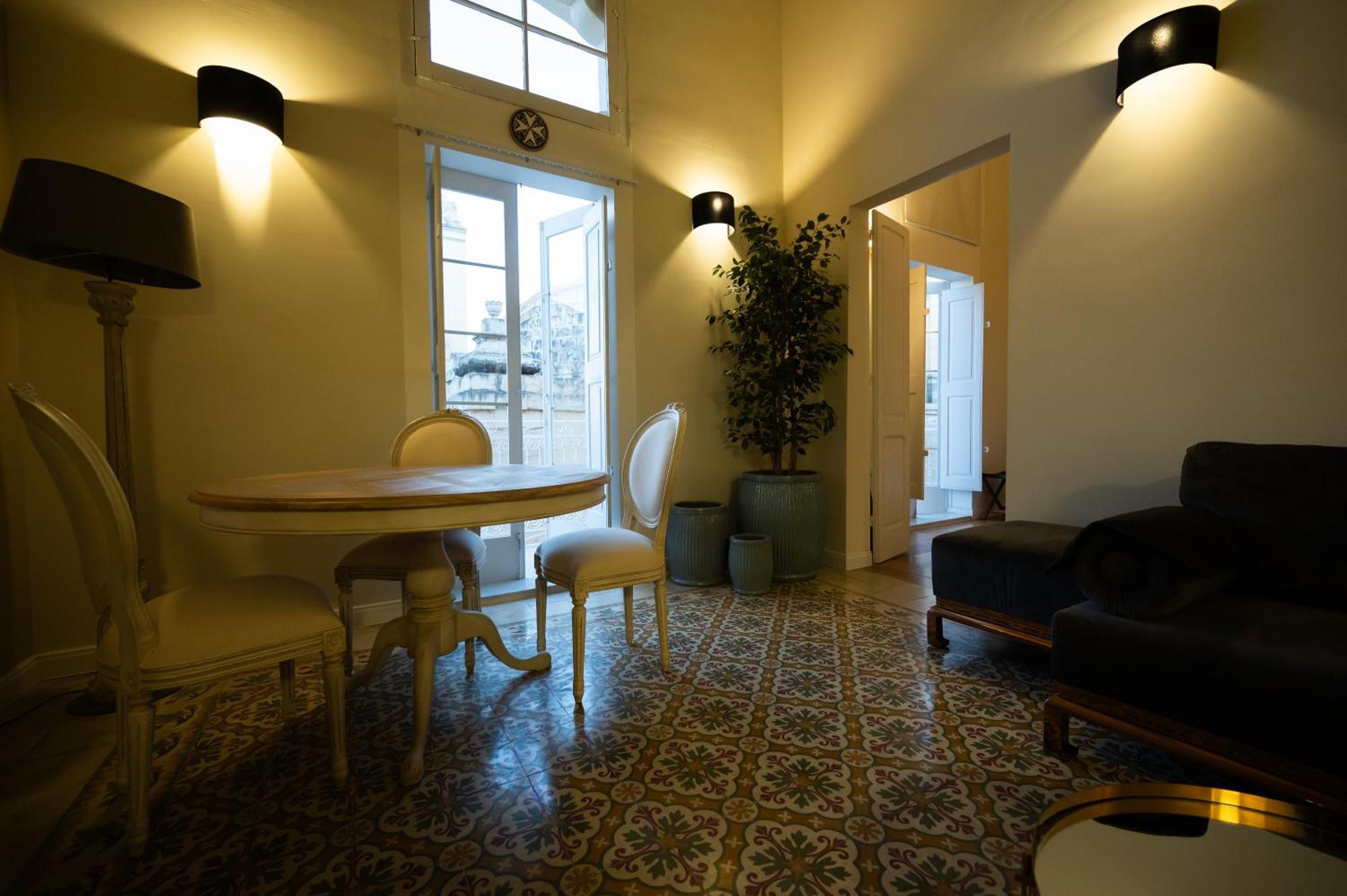 Grand Arcanum Apartment 2 - Comfortable And Elegant Isla Extérieur photo