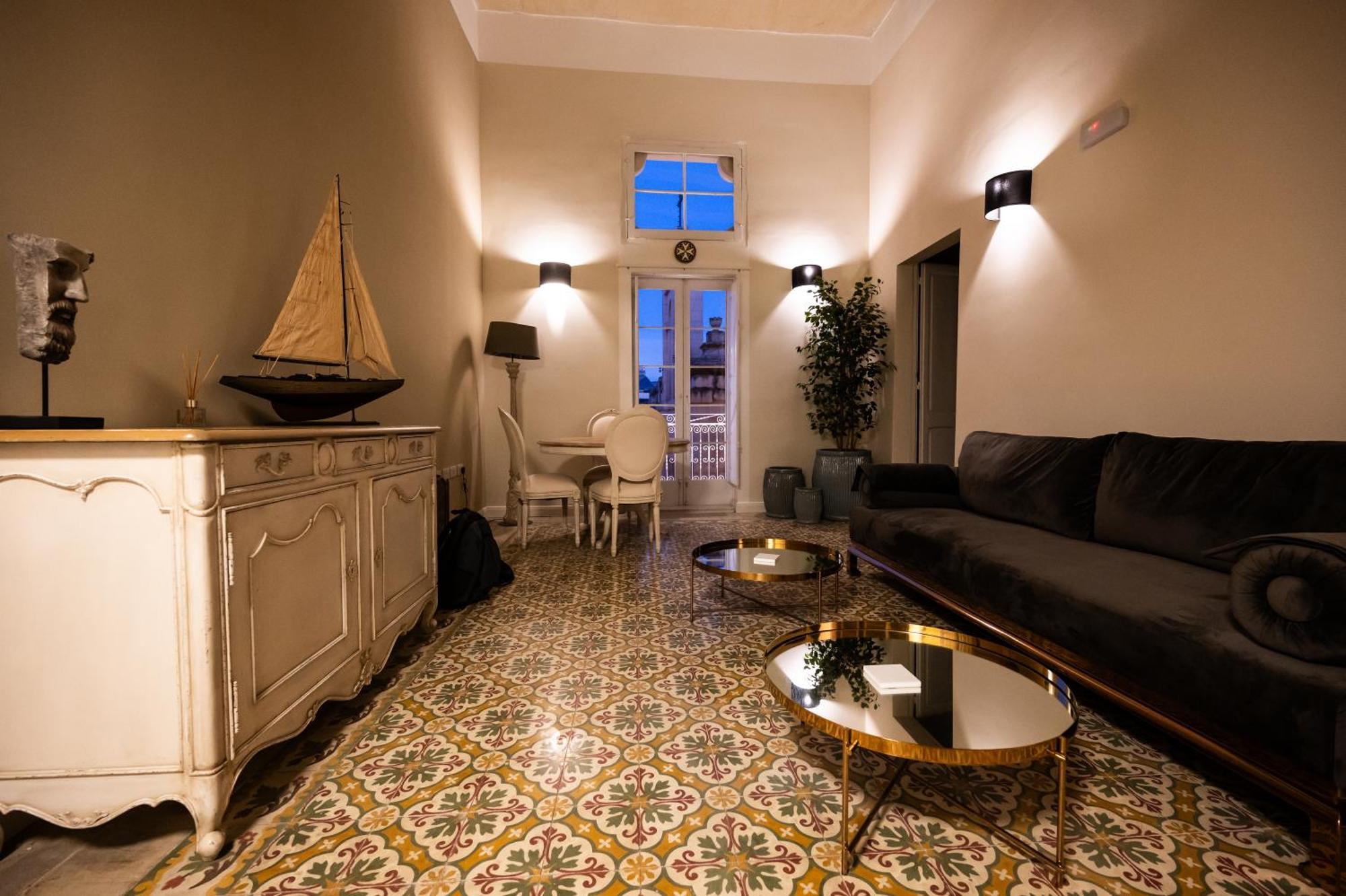 Grand Arcanum Apartment 2 - Comfortable And Elegant Isla Extérieur photo