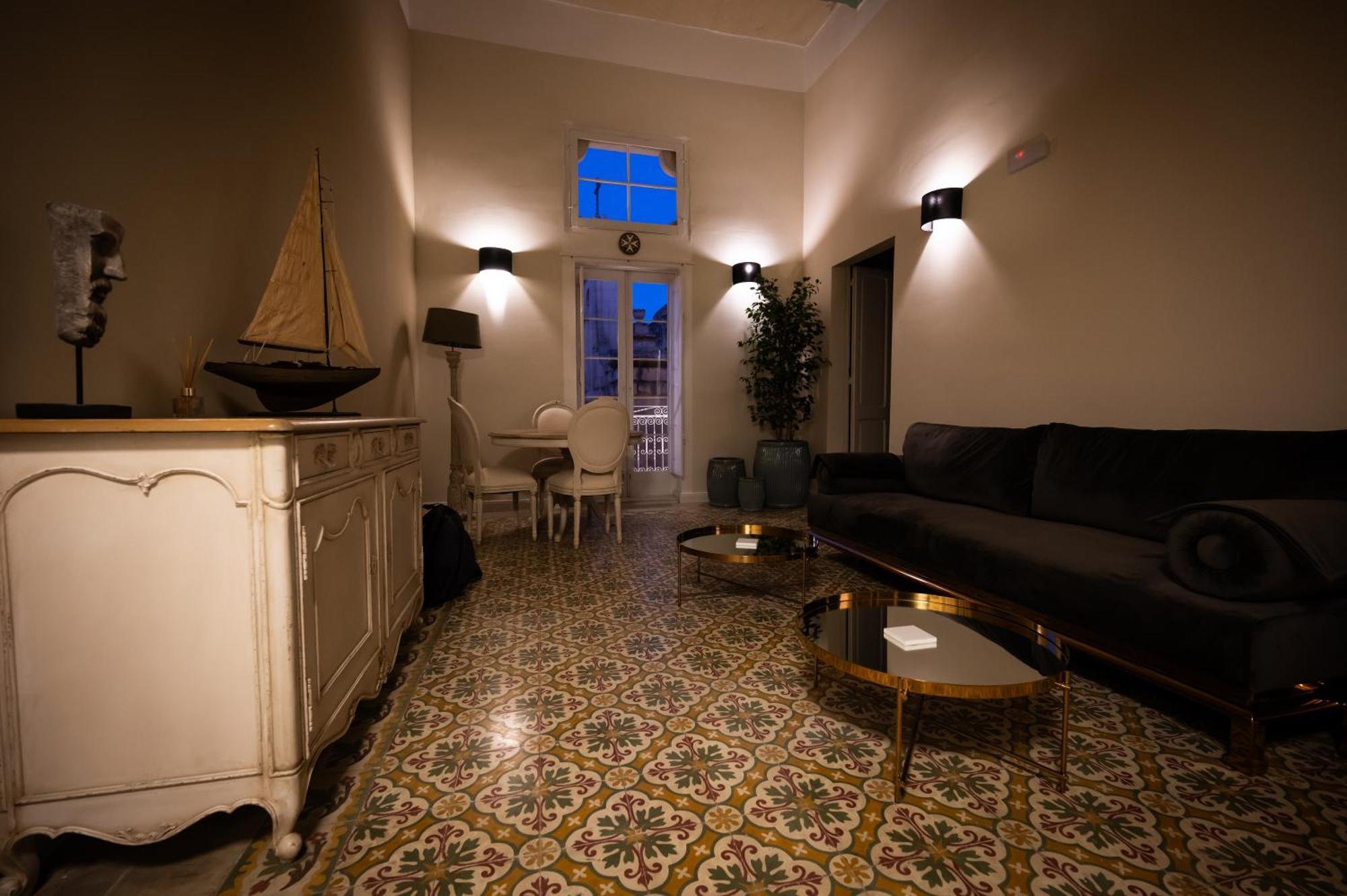 Grand Arcanum Apartment 2 - Comfortable And Elegant Isla Extérieur photo