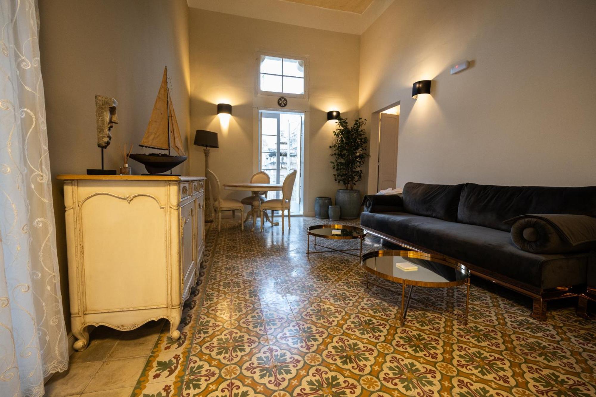 Grand Arcanum Apartment 2 - Comfortable And Elegant Isla Extérieur photo
